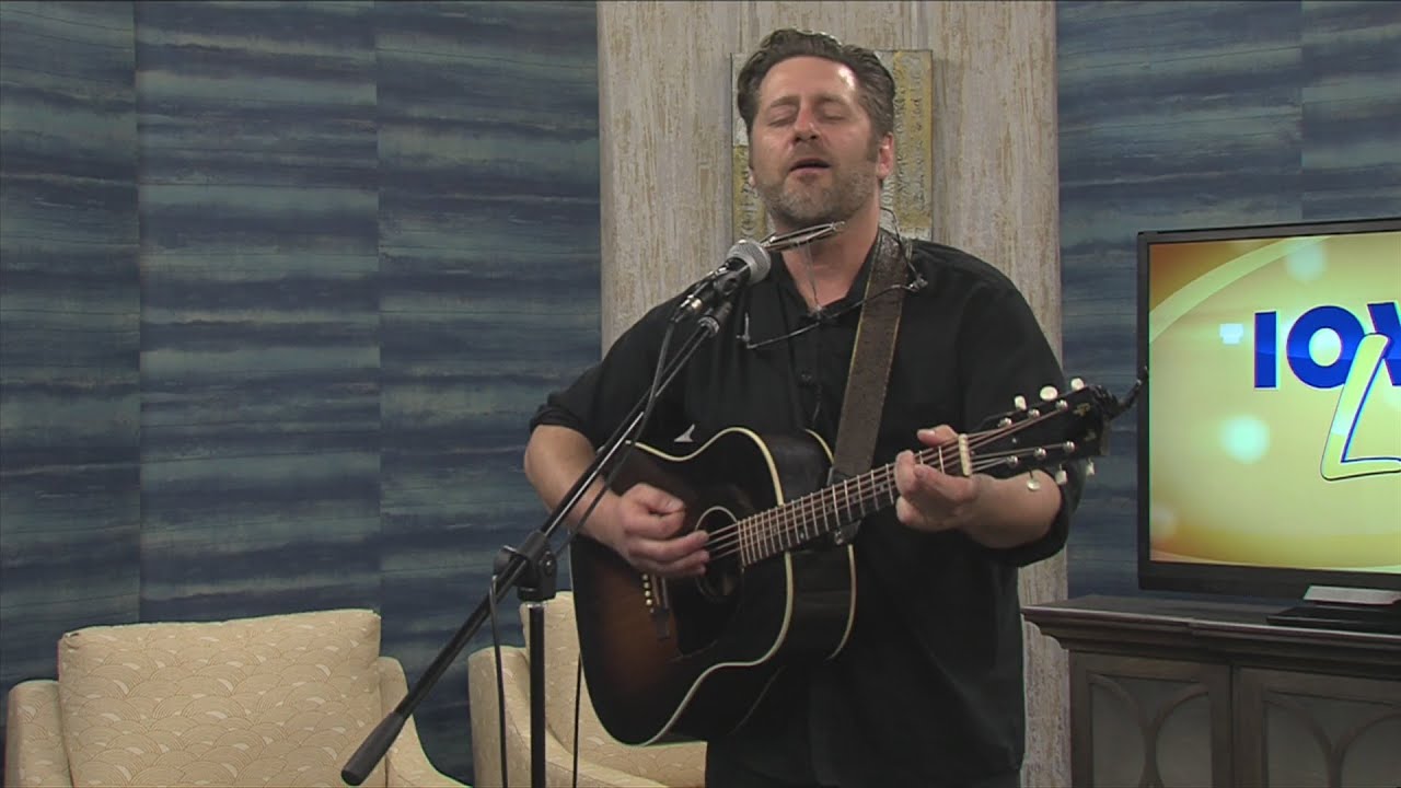 Chad Elliot live music performance
