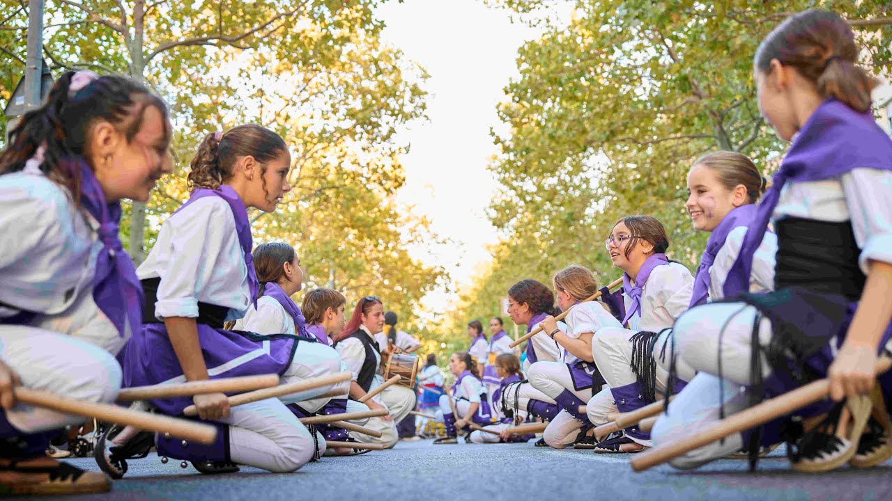 Somriures, bastons i cultura: així vam viure la 50a Trobada Nacional de Ball de Bastons de Catalunya