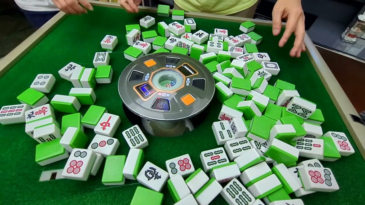 Auto Mahjong Table - Setting Up and First Sorting - Much Excitement