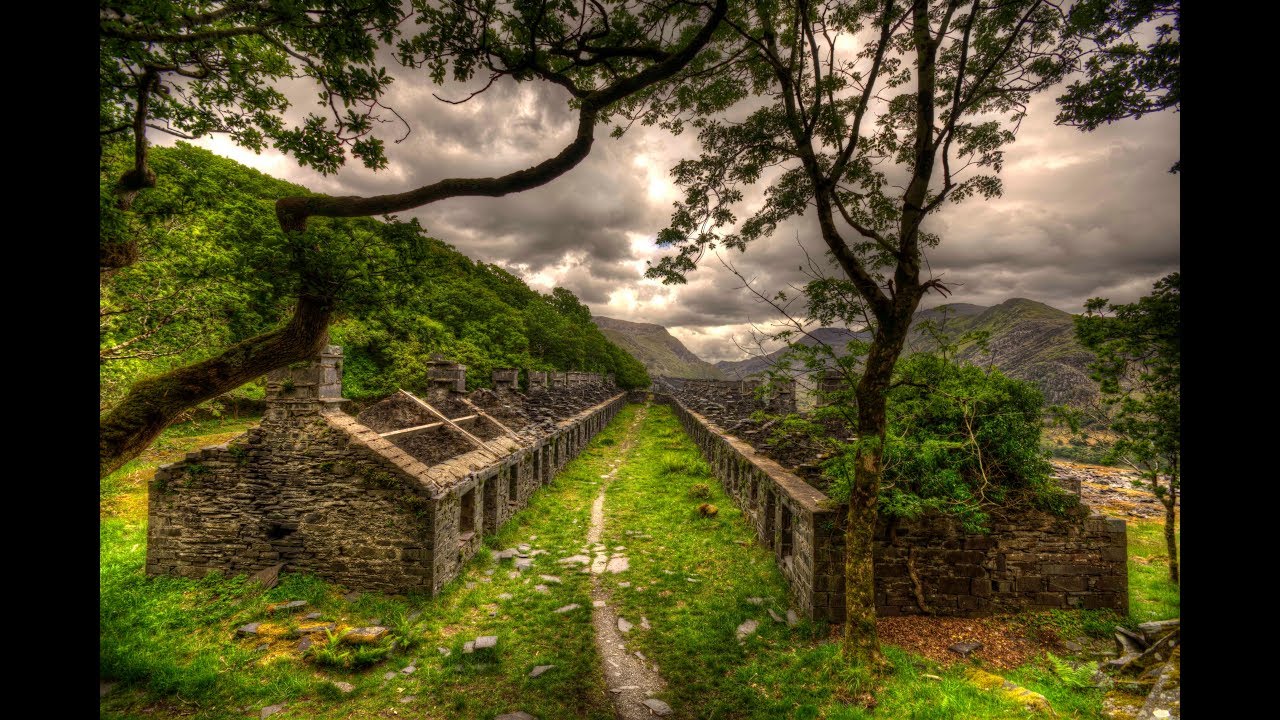 Walking to The Angelsey Barracks in the disused Dinorwic quarry