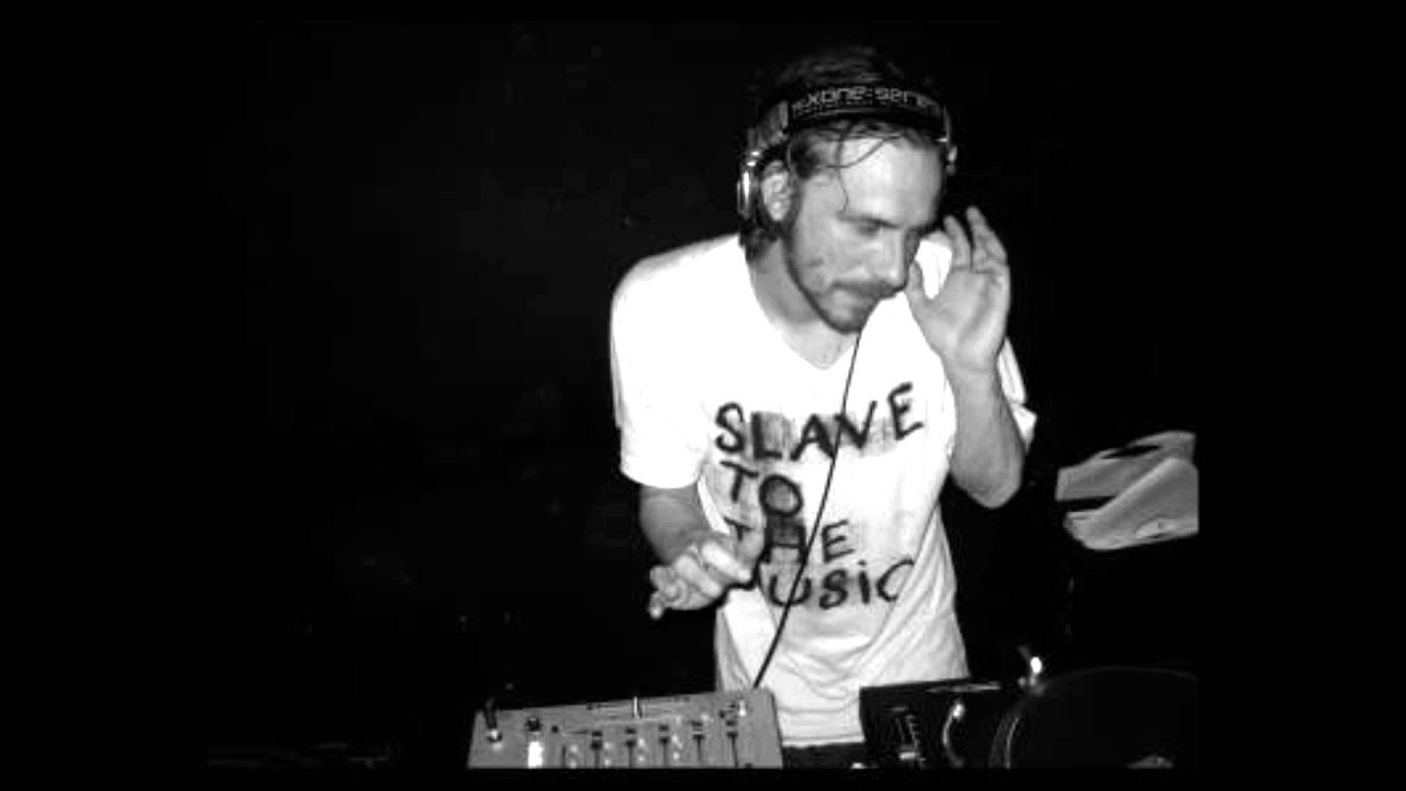 Sascha Funke @ Dance under the Blue Moon 21.09.2002  (Fritz)