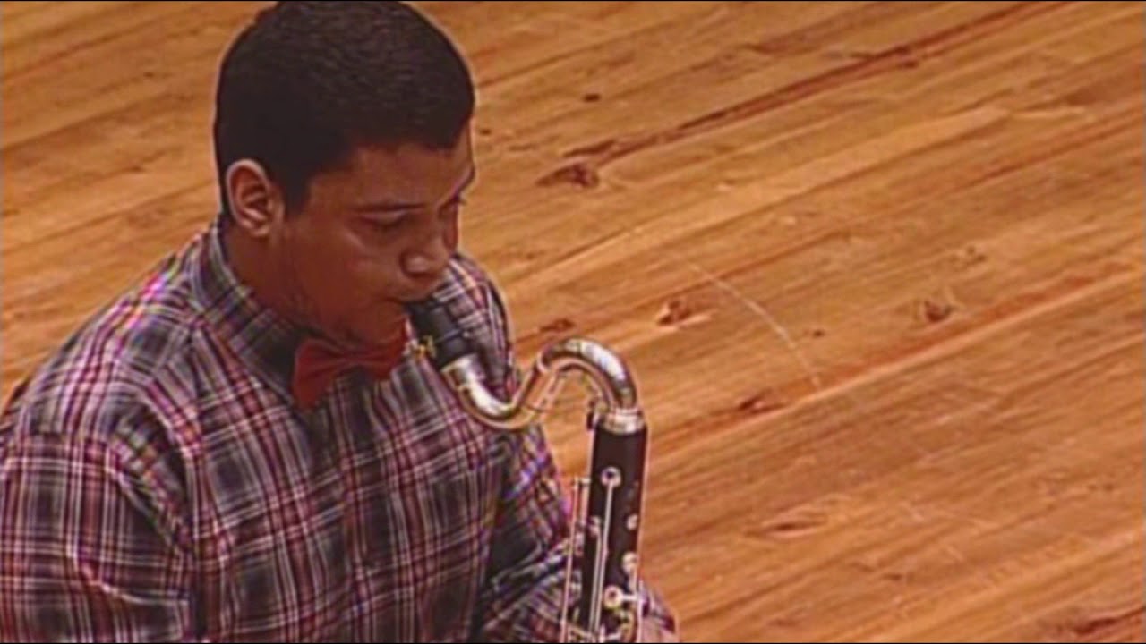 Gabriel Delgado - Modernadamente (2014) para clarinete bajo solo