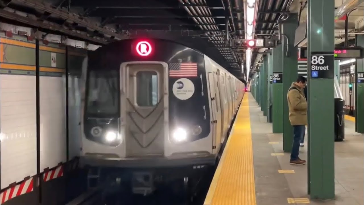 (R) Local Train Action At 86th Street