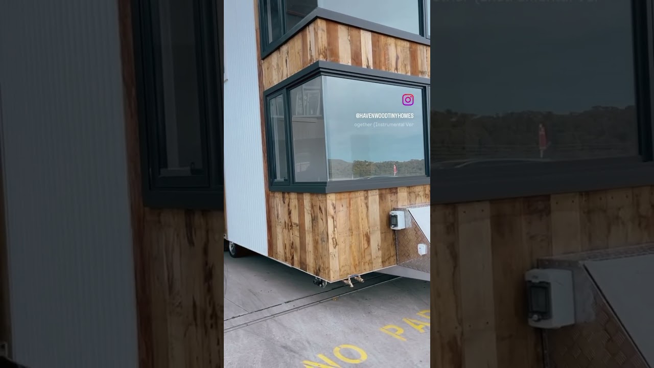Corner windows on a beautiful tiny house😍