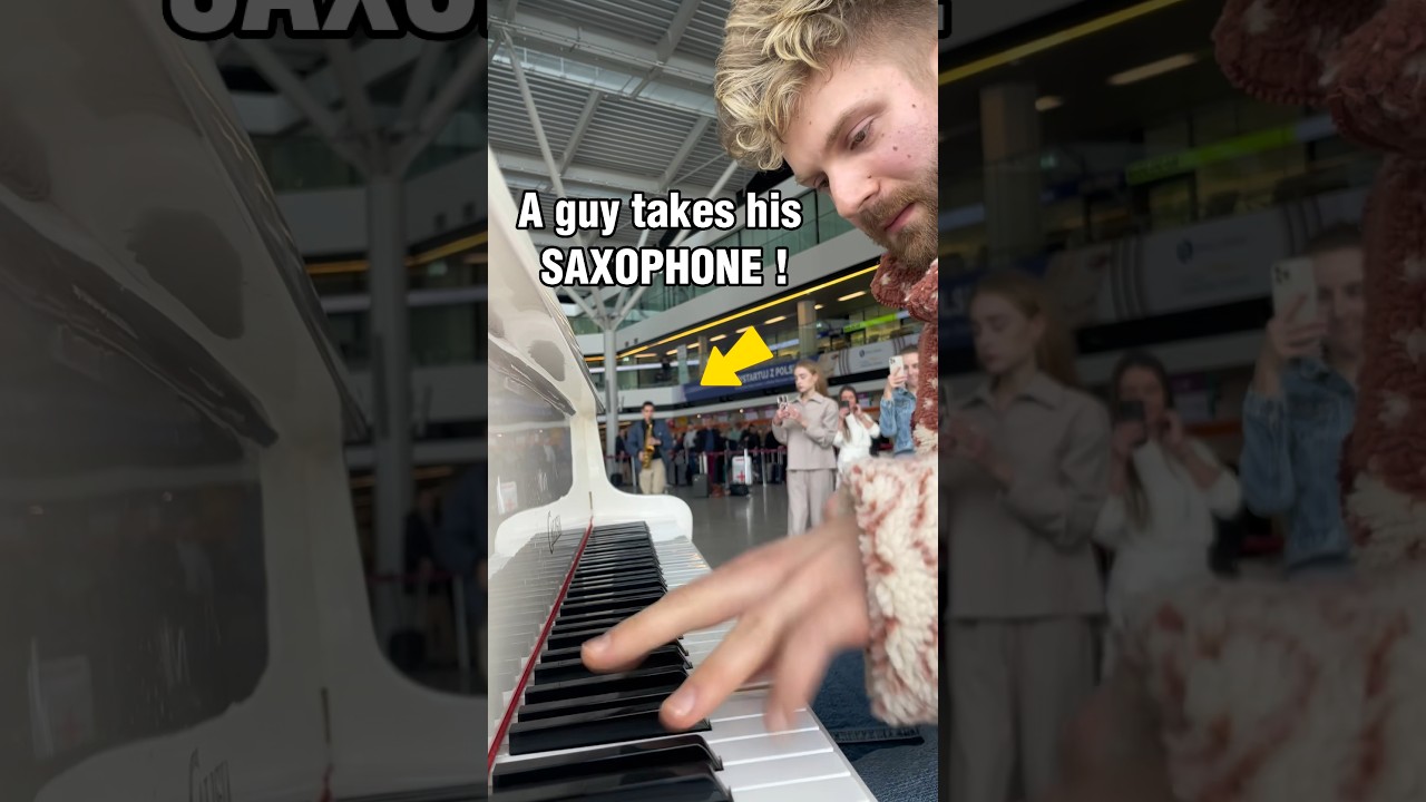 I met a SAXOPHONIST at the AIRPORT 🎷🎹   #pianocover #pianotutorial #pianomusic #saxophone