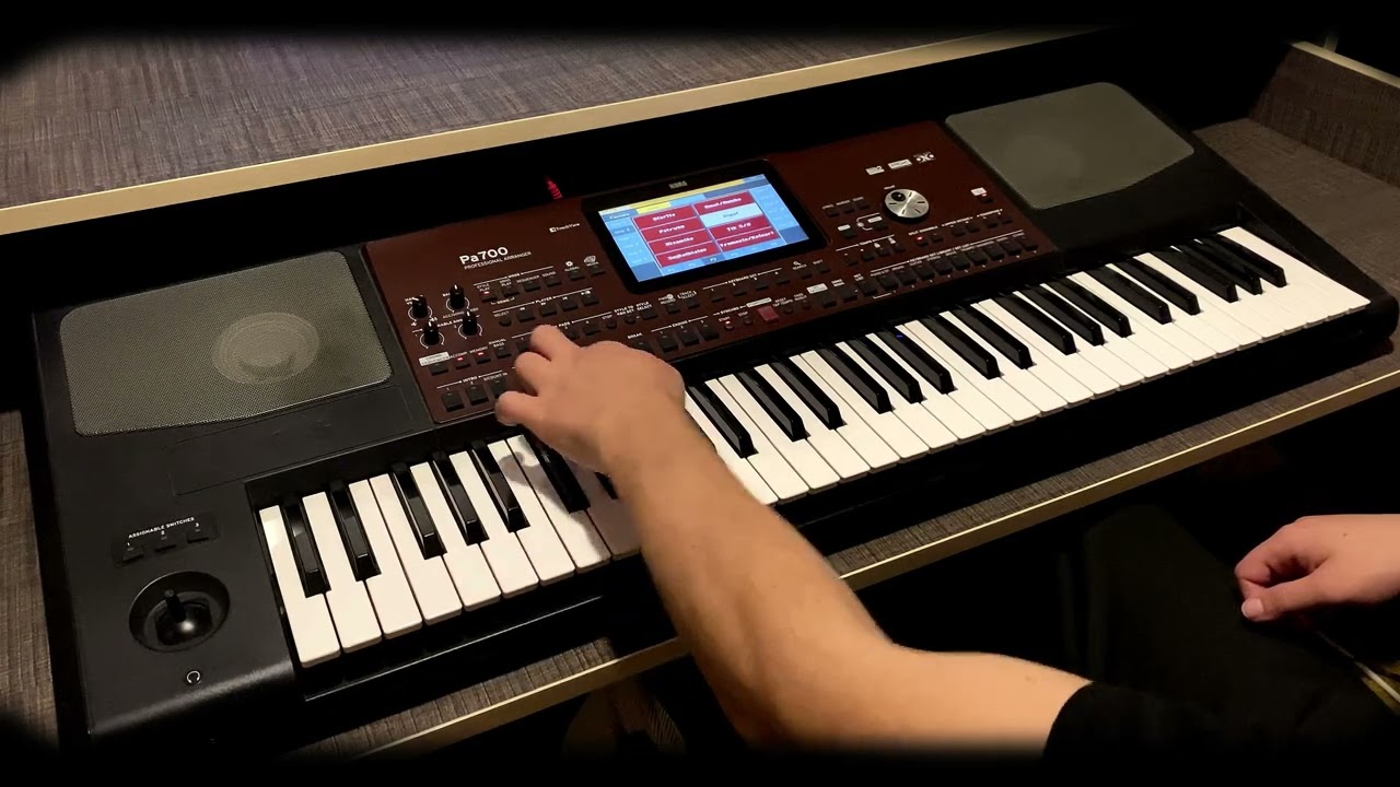 Korg Pa700 - Dipat