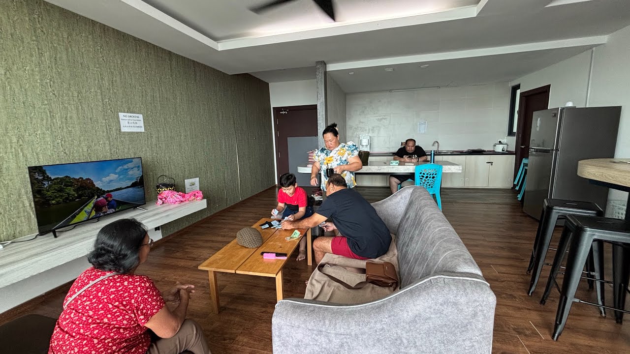 Singgah makan di Pekan Serian // Menginap di Jazz Suites Vivacity, Kuching