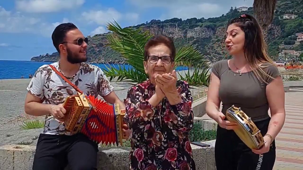 Tarantella Calabrese con la nostra cara Nonna Linda!