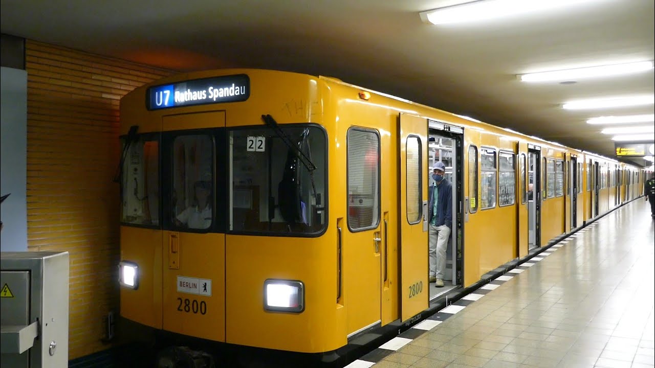U-Bahn Berlin - Züge auf der U6 und U7 Mix [HD]