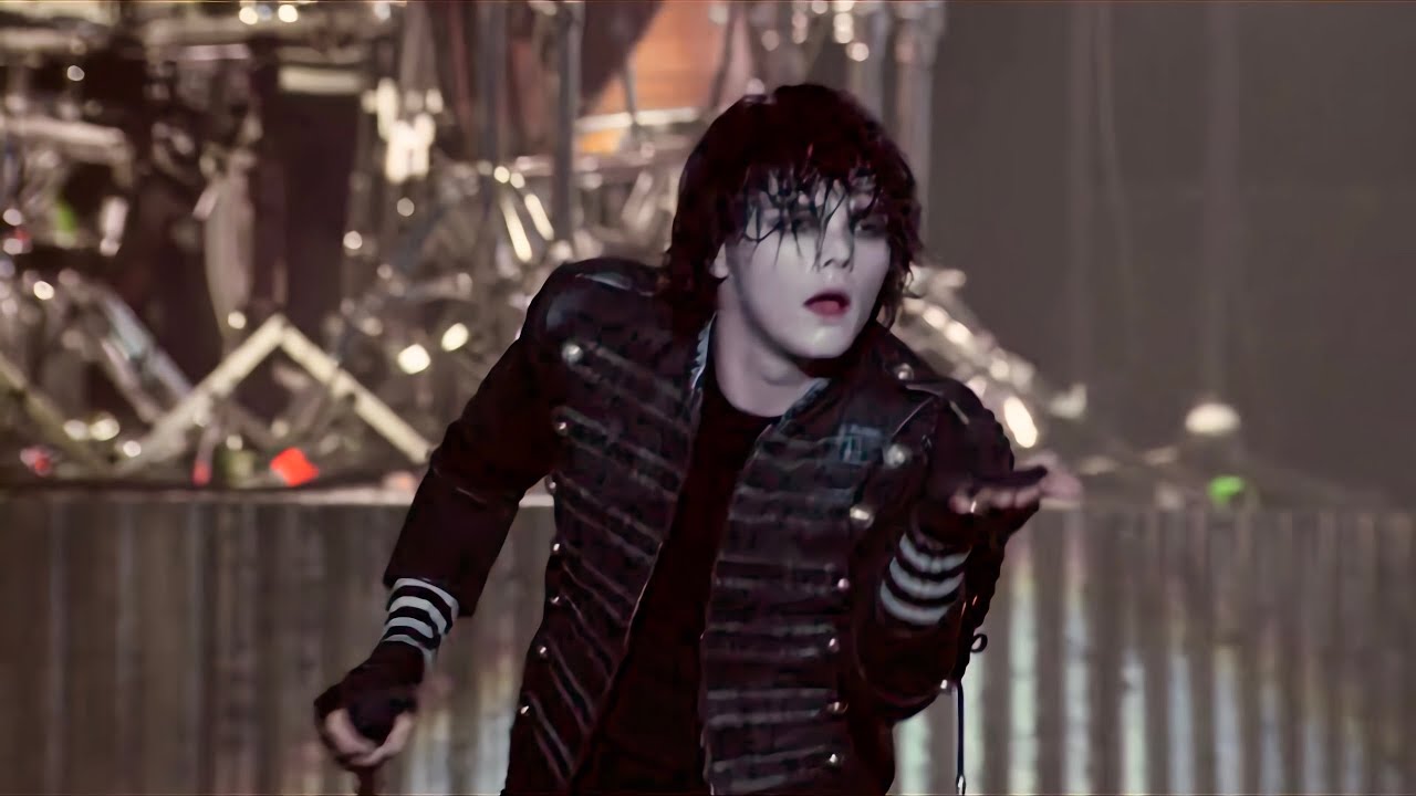 My Chemical Romance - House of Wolves (Live from The Black Parade Is Dead!)