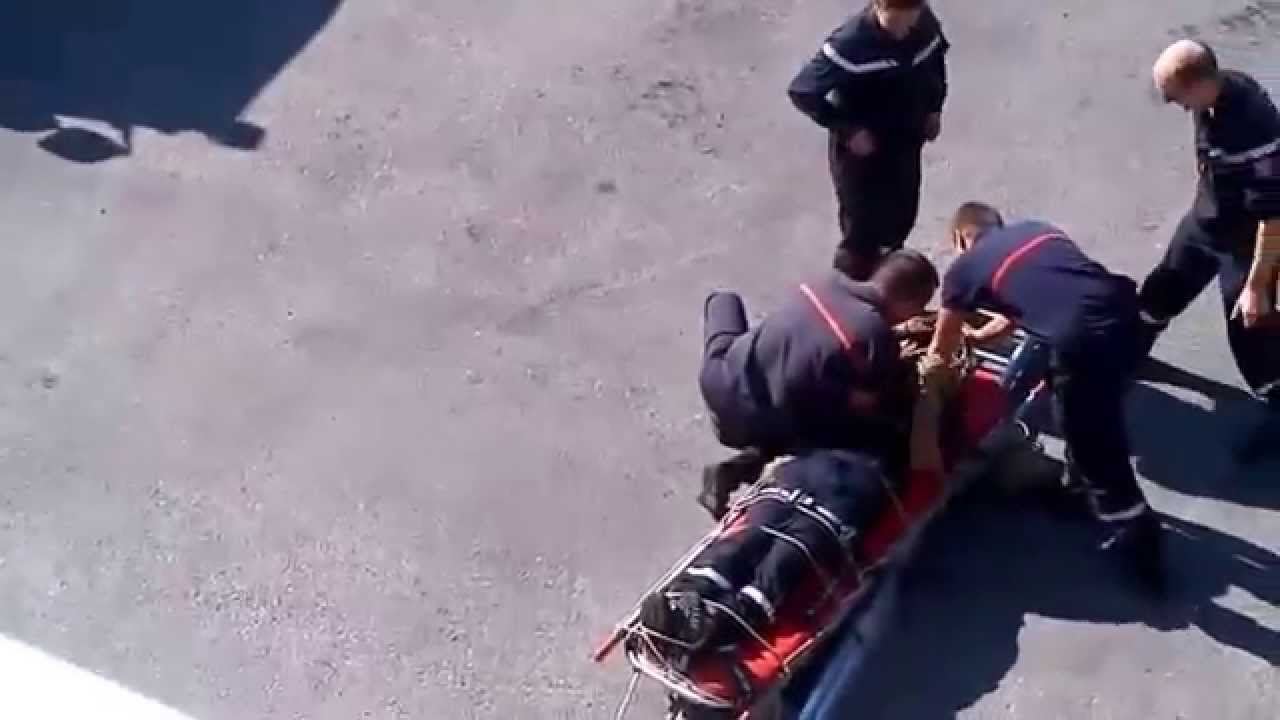 manoeuvre de la charnière des pompiers de puy l'évêque