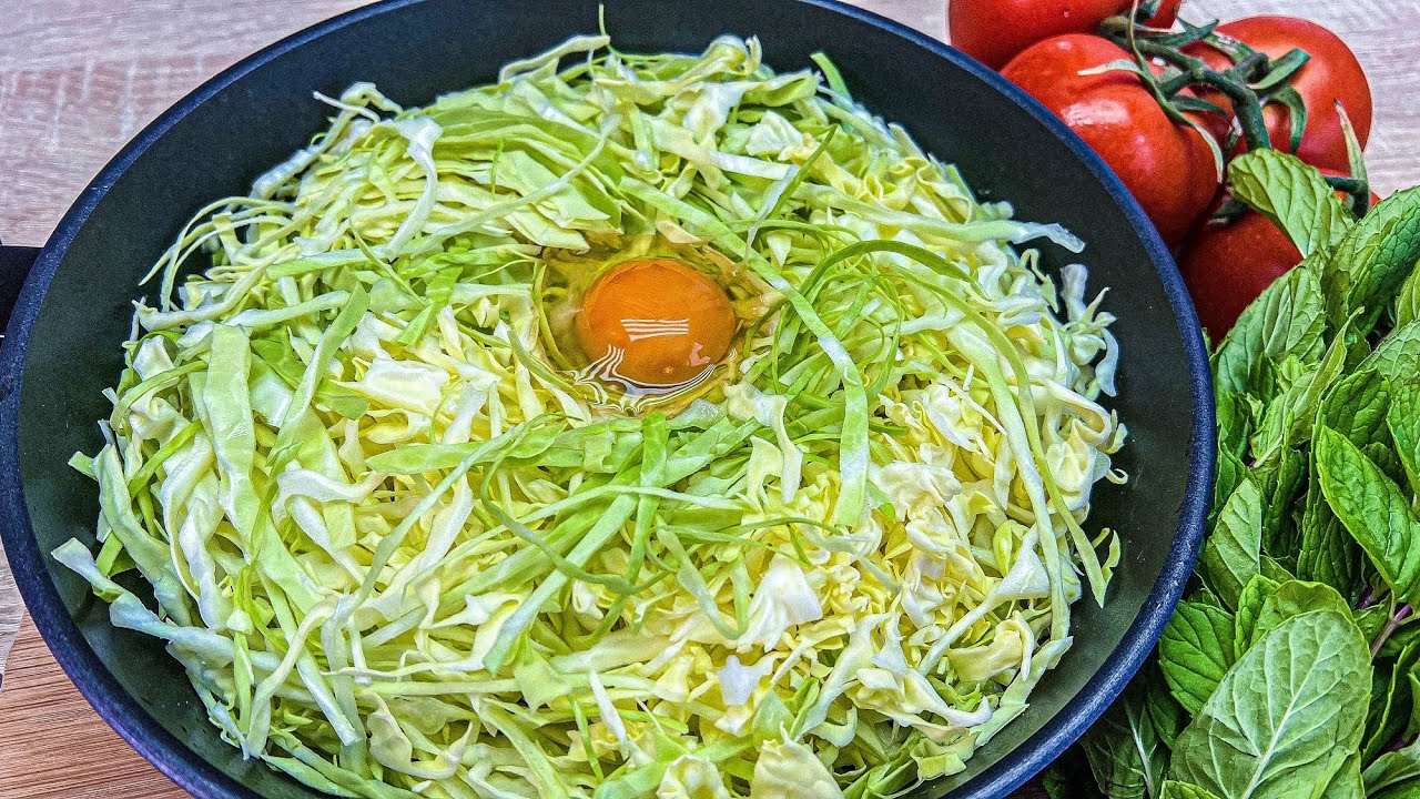 Моя свекровь варит капусту именно так. Вкусный домашний капустный пирог!