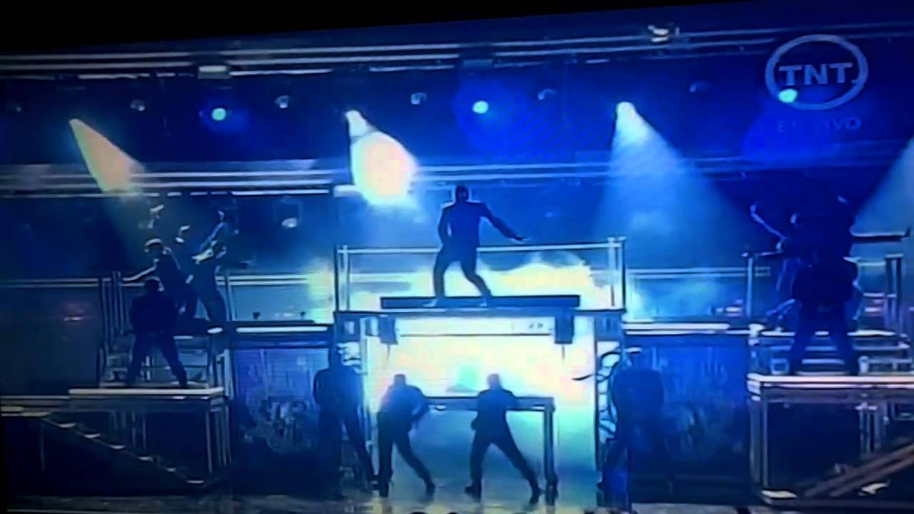 Justin Bieber, Usher y Jaden Smith Live - Grammy 2011