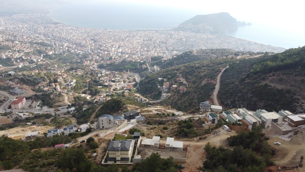 TEPE MAHALLESİ PANORAMİK ALANYA MANZARALI SATILIK TRİPLEX VİLLA (özellikler ve iletişim açıklama da)
