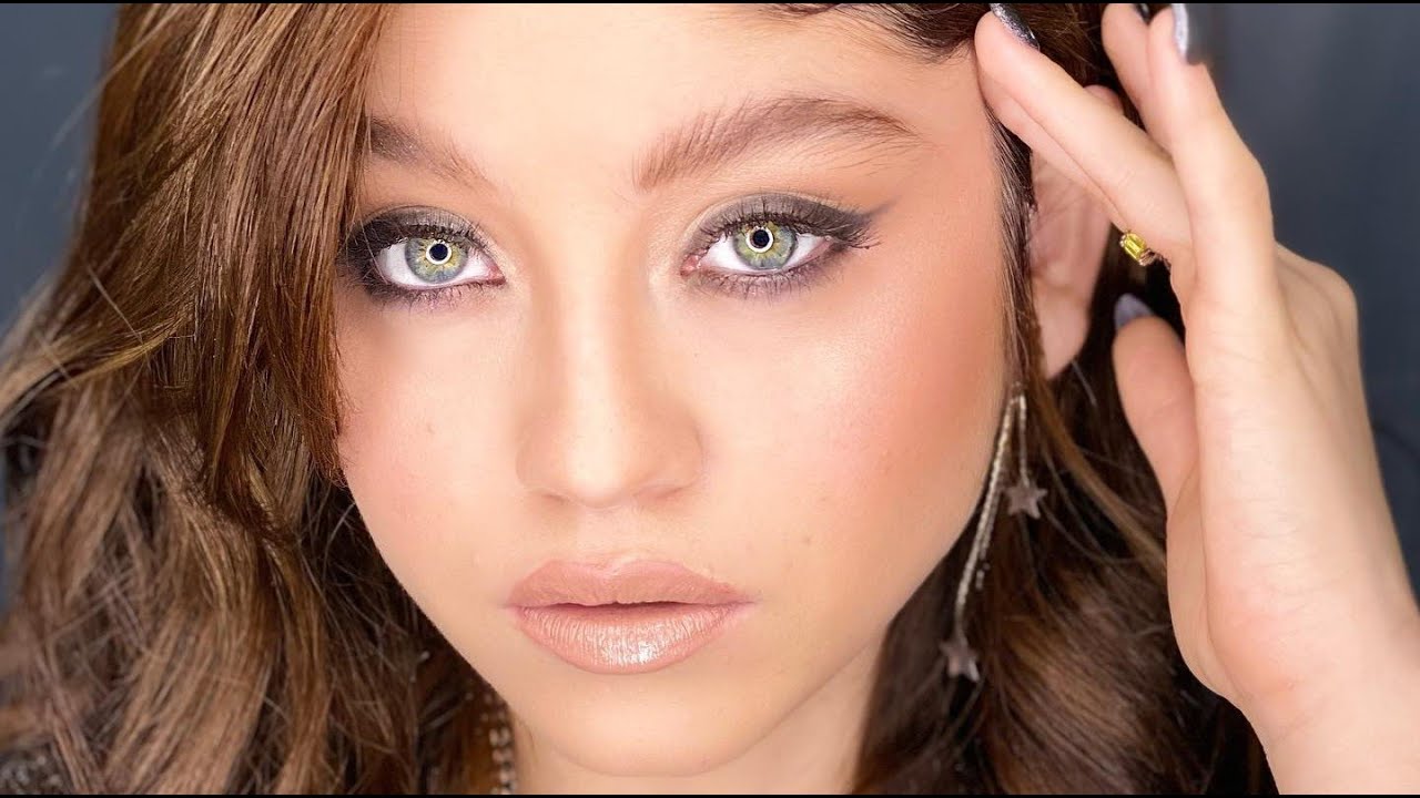 Karol Sevilla - Photoshoot - Tus Besos (4K)