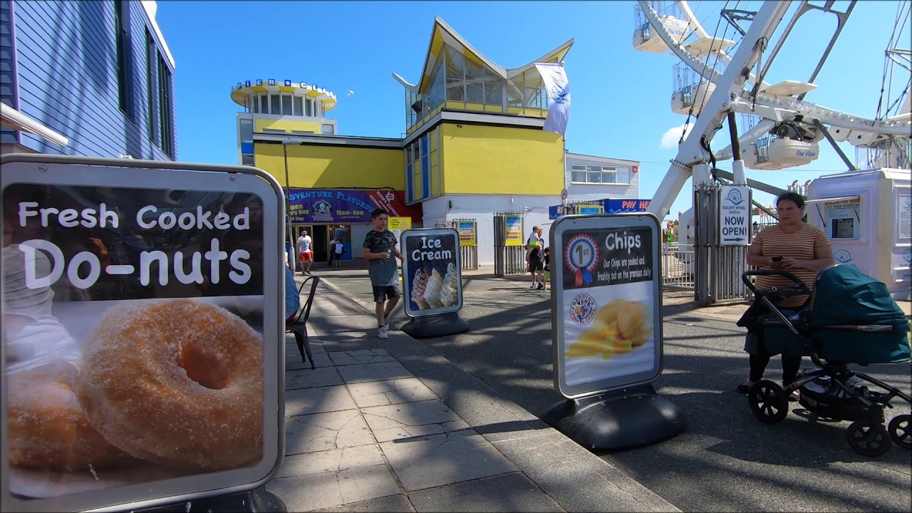 A Sunny Sunday Afternoon In Southsea - Arcades, Funfair, Hovercraft - June 2019 | kittikoko