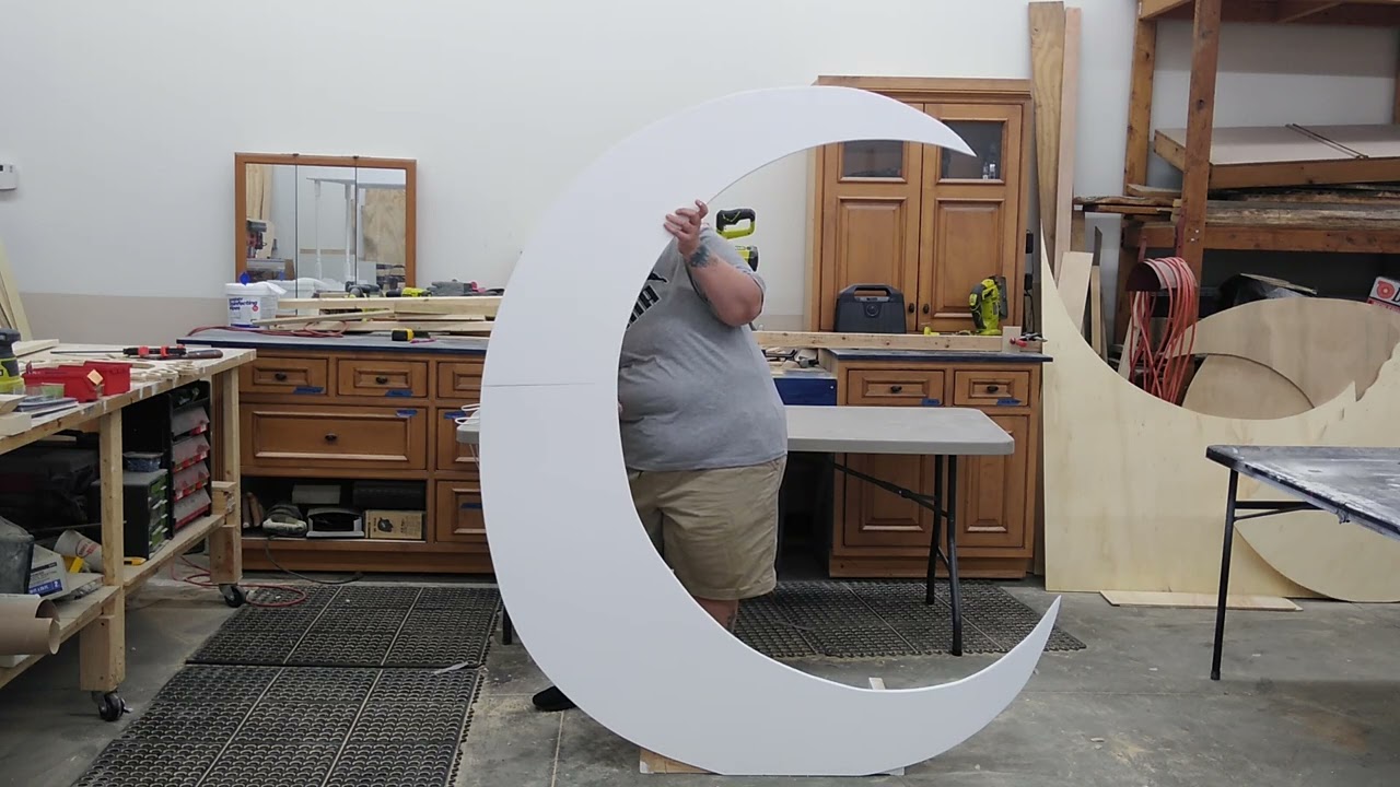 Collapsible moon prop