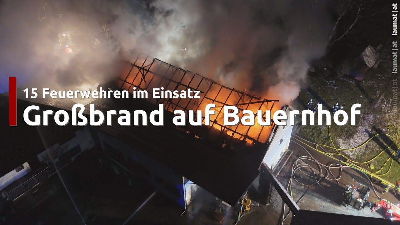 15 Feuerwehren bei Brand einer Maschinenhalle auf einem Bauernhof in Burgkirchen im Einsatz
