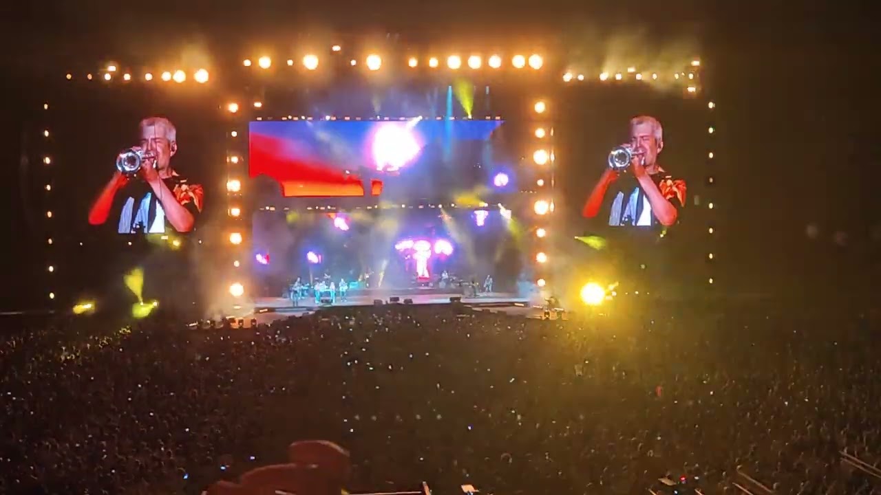 Max Pezzali - Nord sud ovest est + tieni il tempo, live San Siro 15/7/2022