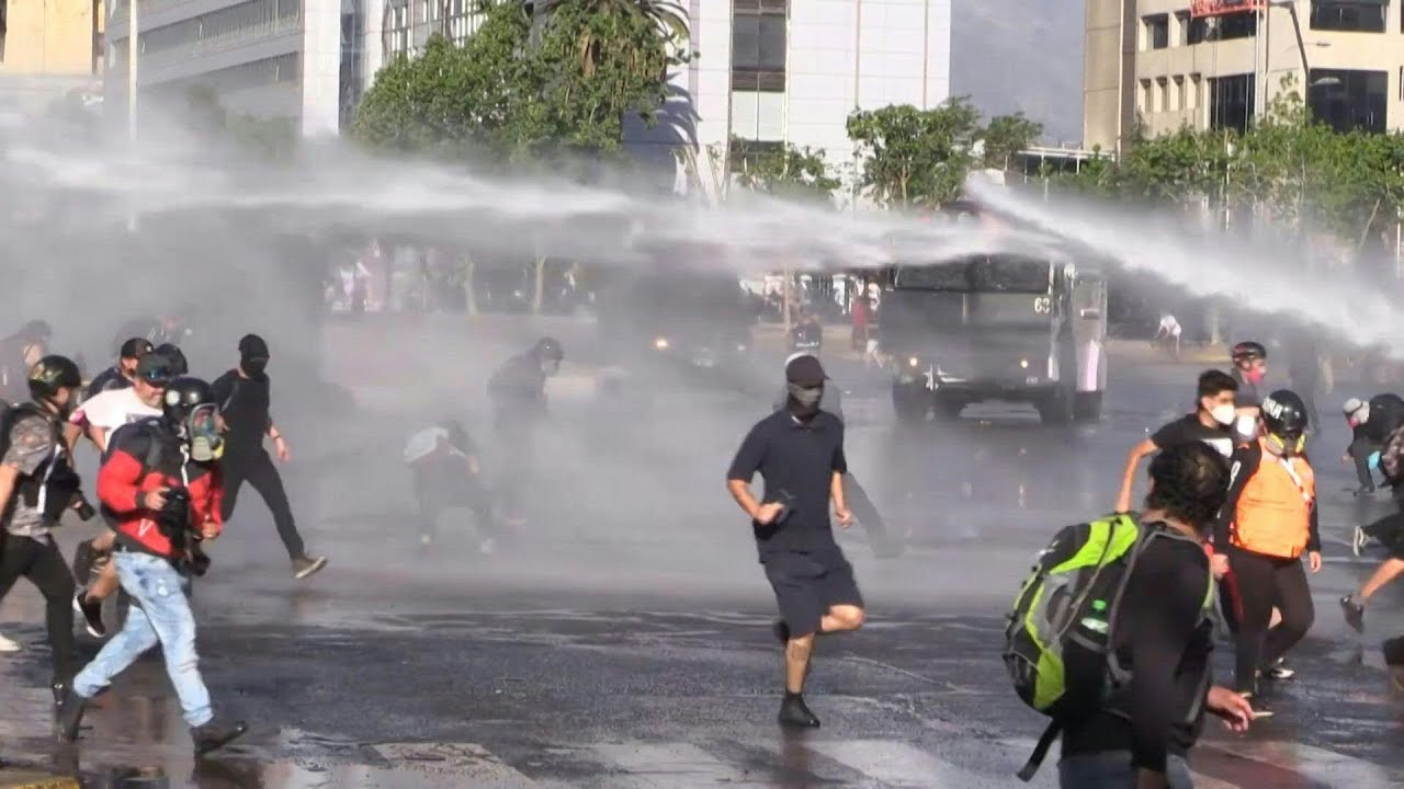 Incidentes en el centro de Santiago de Chile tras aprobación de cambio de Constitución | AFP