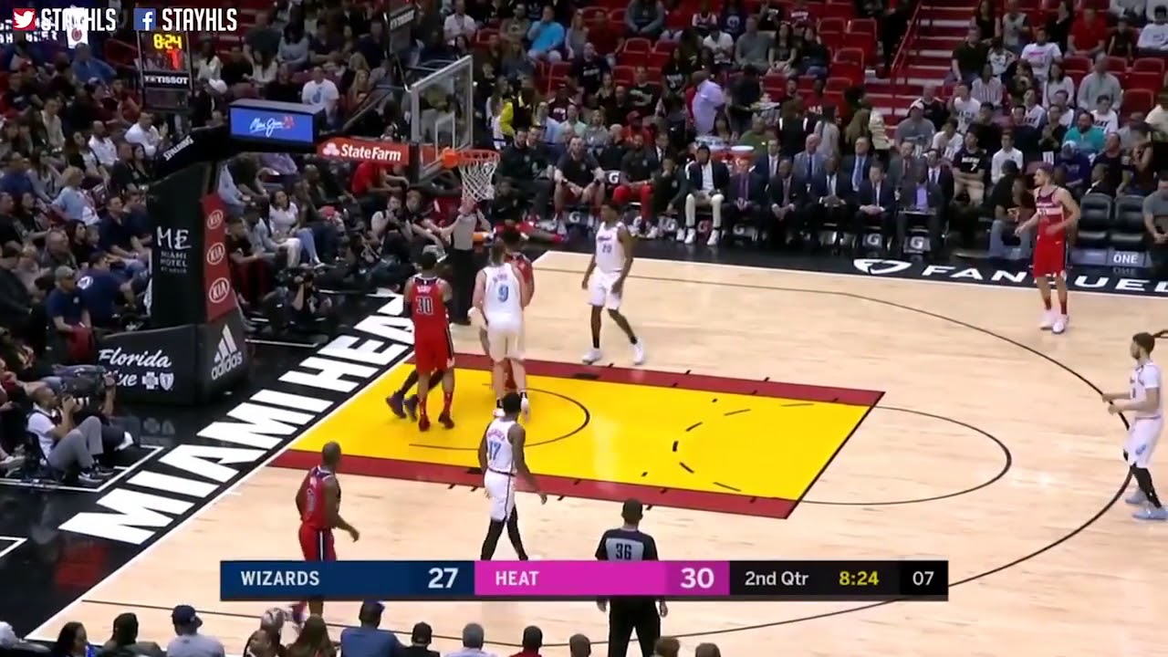 D Wade Pull's On Kelly Oubre's Hair And Get's A Tech !