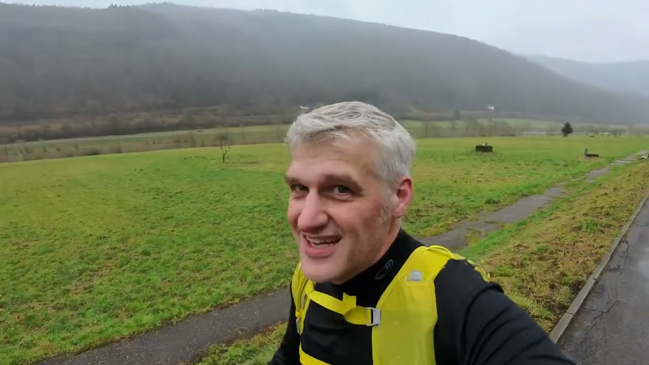Running along the Neckar river: Part 16 - Neckargerach to Hirschhorn