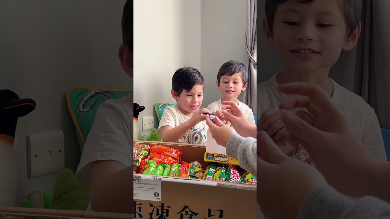 Basta ganitong box, alam na ni Charlie & Chino kung ano ang mga laman! 😂
