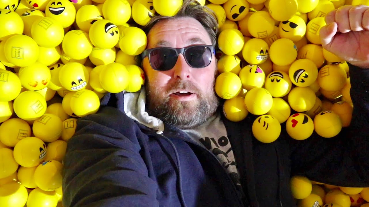 The Museum Of Selfies - New Pop Up Exhibit In Hollywood / Full Interactive Experience
