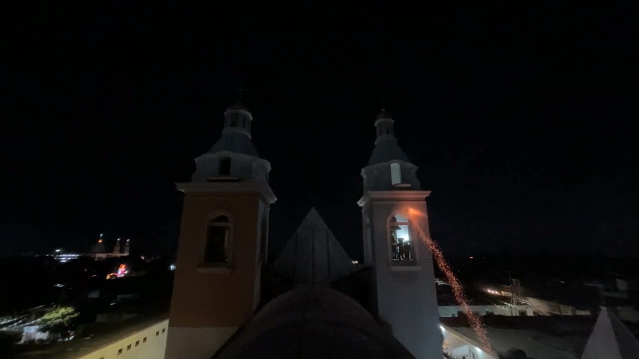 Llegada de las Vírgenes Peregrinas a misa de gallo. | Parroquia de Ntra Señora de la Salud. #colima 