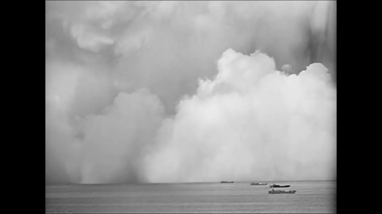 Bikini atoll nuclear Baker test in 1946 year 25 july 