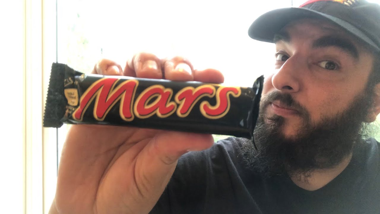 Mars Bar Review | American Tries British Candy