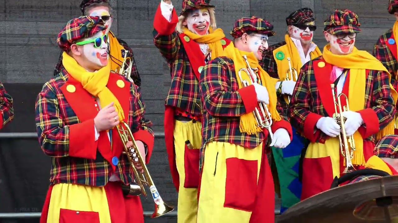 38. internationales Guggenmusiktreffen in Schwäbisch Gmünd, D ́Maximale, Deutschland.  Part 7