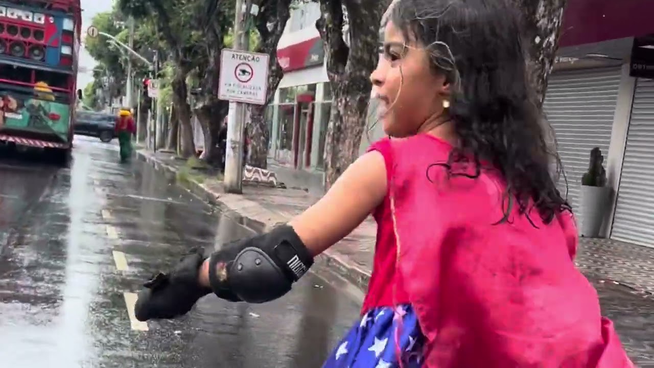 Vlog, hoje seguimos a carreta @conexaodaalegriaoficial na chuva e de patins