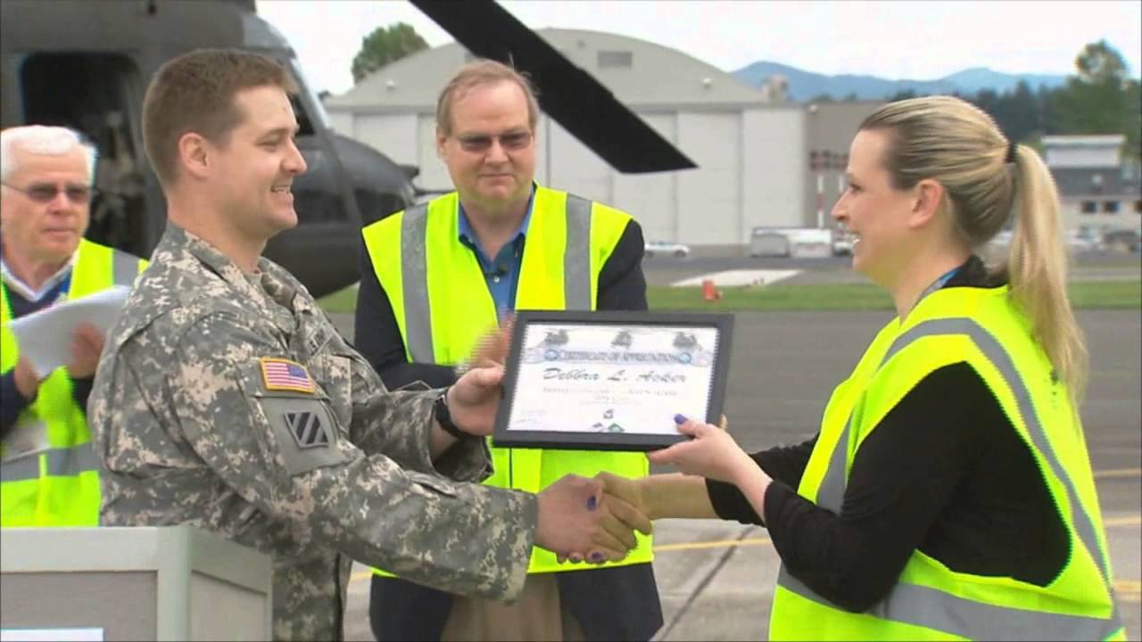 Soldier thanks Boeing teams with Chinook surprise