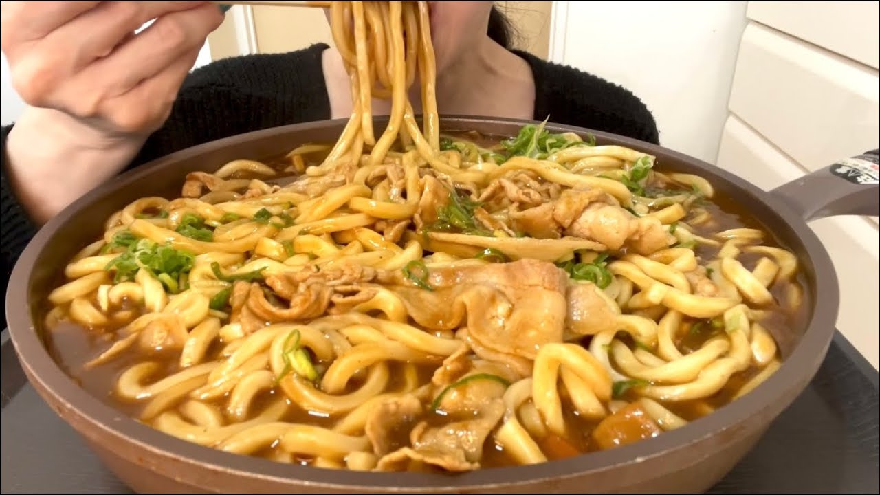 【ASMR，咀嚼音】Curry Udon Noodles！豚バラたっぷりカレーうどん！
