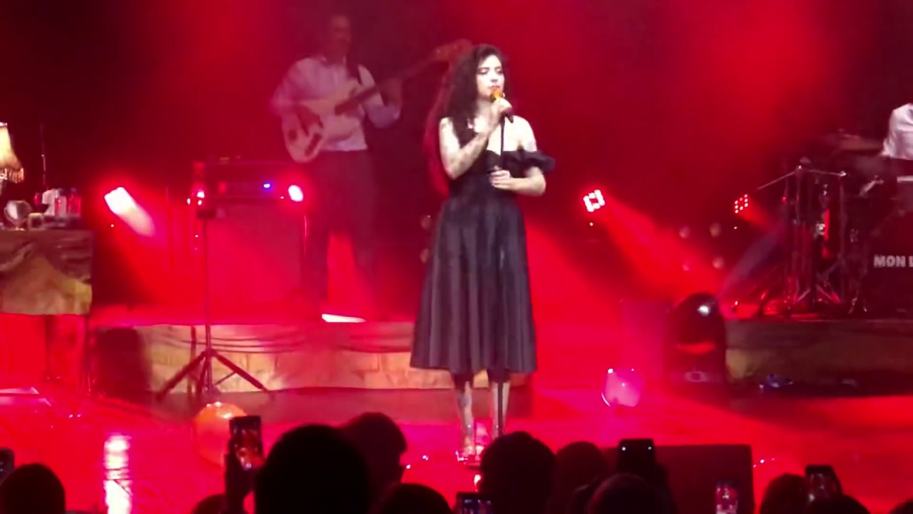 Mon Laferte - Tu falta de querer / Gran Rex 22-09-18