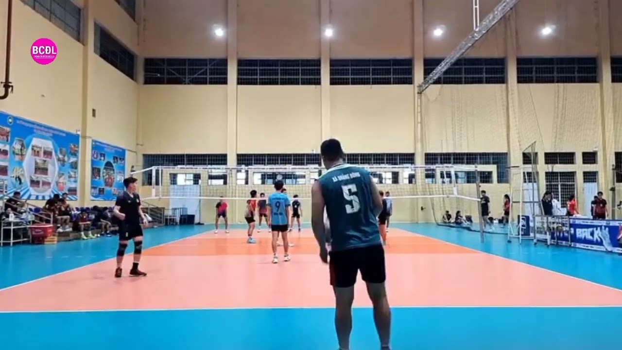 CLIP 26/2026 BÓNG CHUYỀN NAM TẠI CLB BÓNG CHUYỀN NGHIỆP DƯ USH || BÓNG CHUYỀN ĐỘC LẠ
