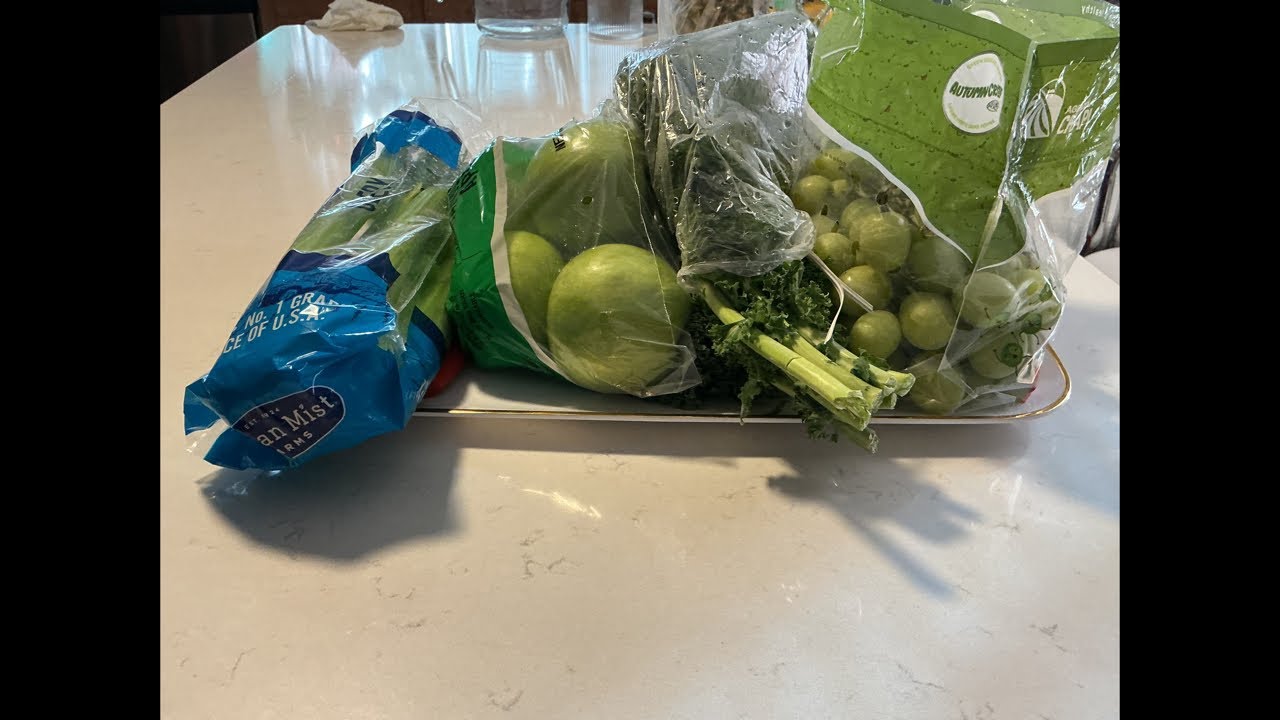 Join me to make Healthy & Fresh Green Juice with Celery & Kale