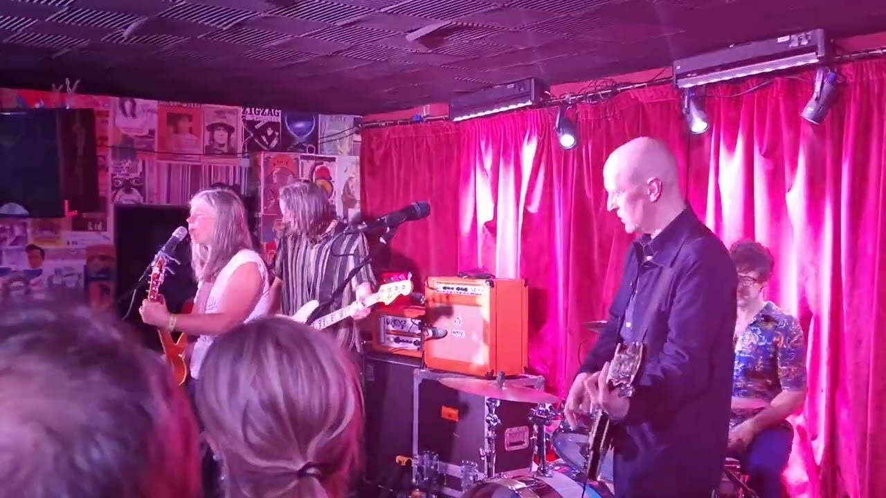 The Vaselines - Son of a Gun - The Piper - 11/10/2024 - Live