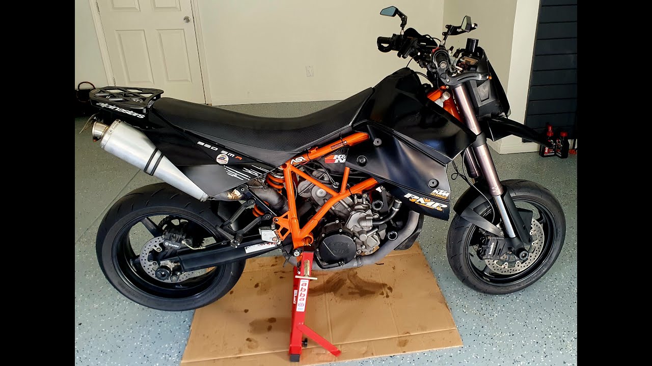 KTM 950 SMR 2007 Oil change