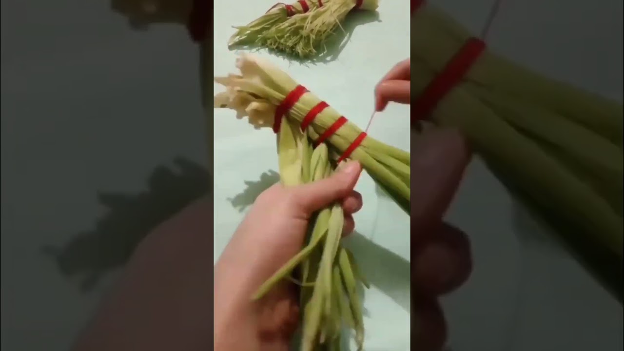 Make A Mini broom with The corn leaves,it's so cute #subscribe #Craft #Shortvideo#Diy#Broom#Crafts