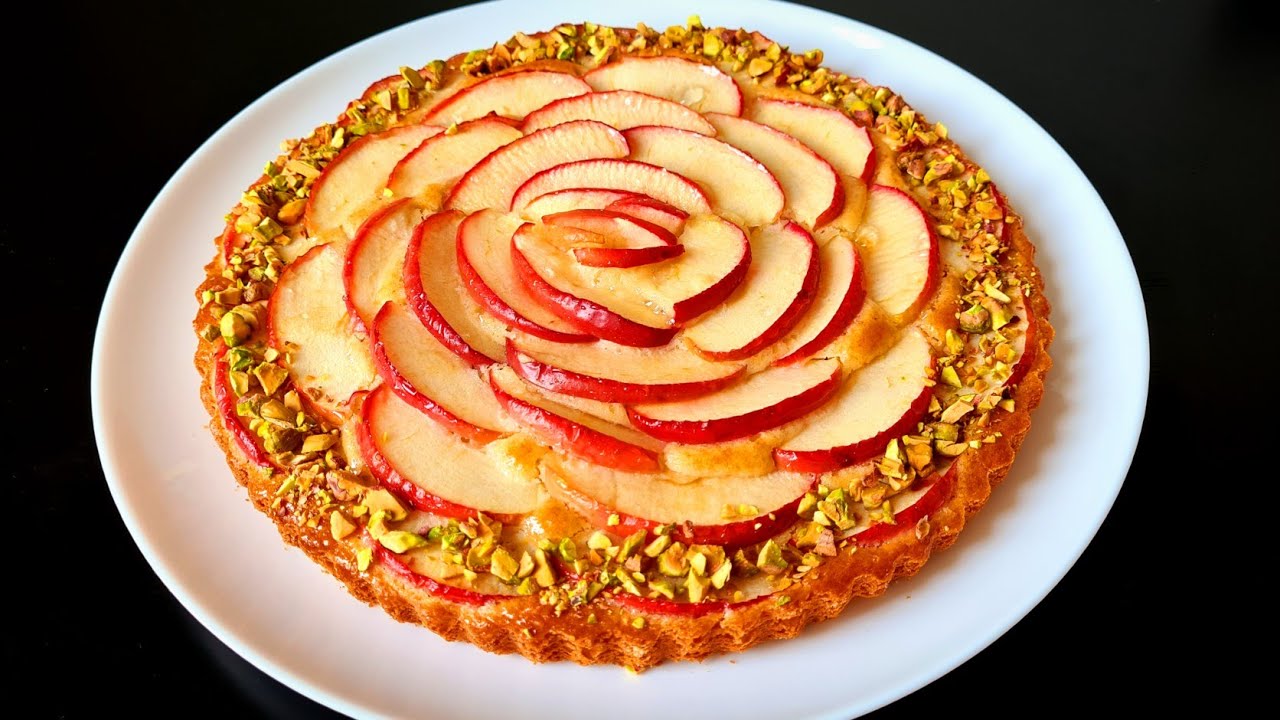 ببيضة واحدة بدون تعقيدات حضري أشهى و أرقى كيك بالتفاح هائل لذيذ معلك بحجم عائلي يعجب الكبير و الصغير