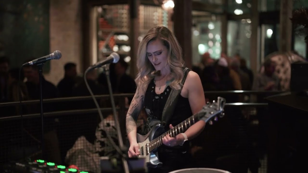 Flowers - Carl Wockner | LIVE LOOPING (Amanda Lynn Jones)