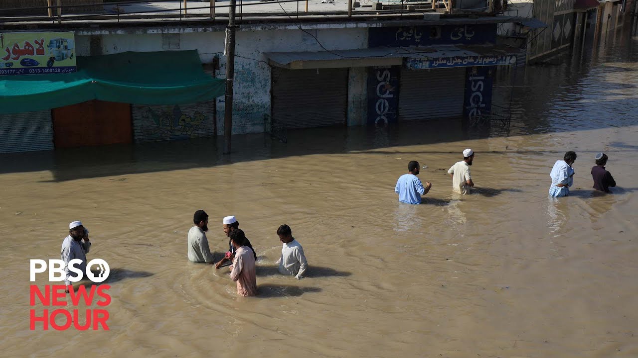 Death toll in Pakistan passes 1,110 as monsoon floods reach historic levels