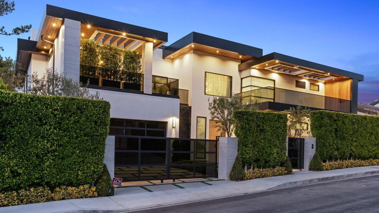 A $14,995,000 Remarkable Brentwood masterpiece with unmatched views of the hills and Los Angeles