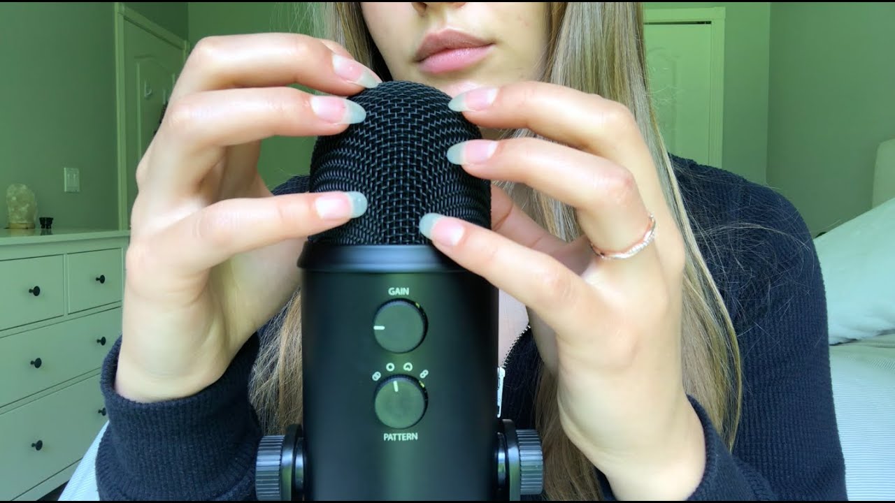ASMR loud & aggressive mic scratching with some visuals