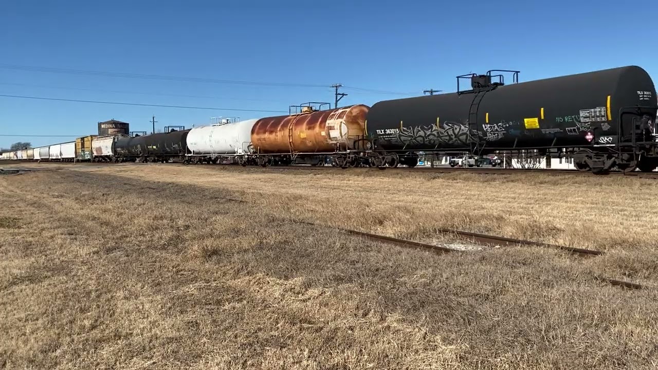 BNSF Eastbound at La Coste TX.