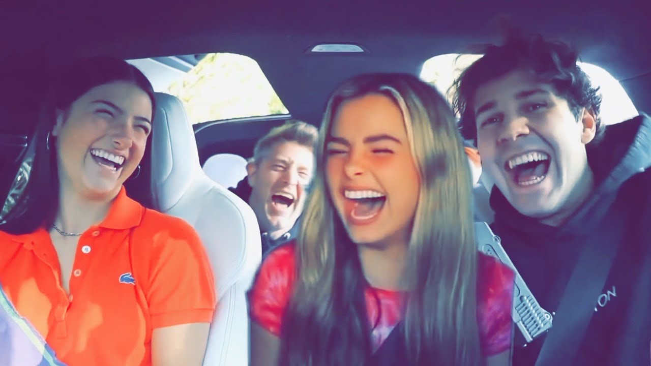 Charli D'Amelio And Addison Rae In The Vlog Squad!