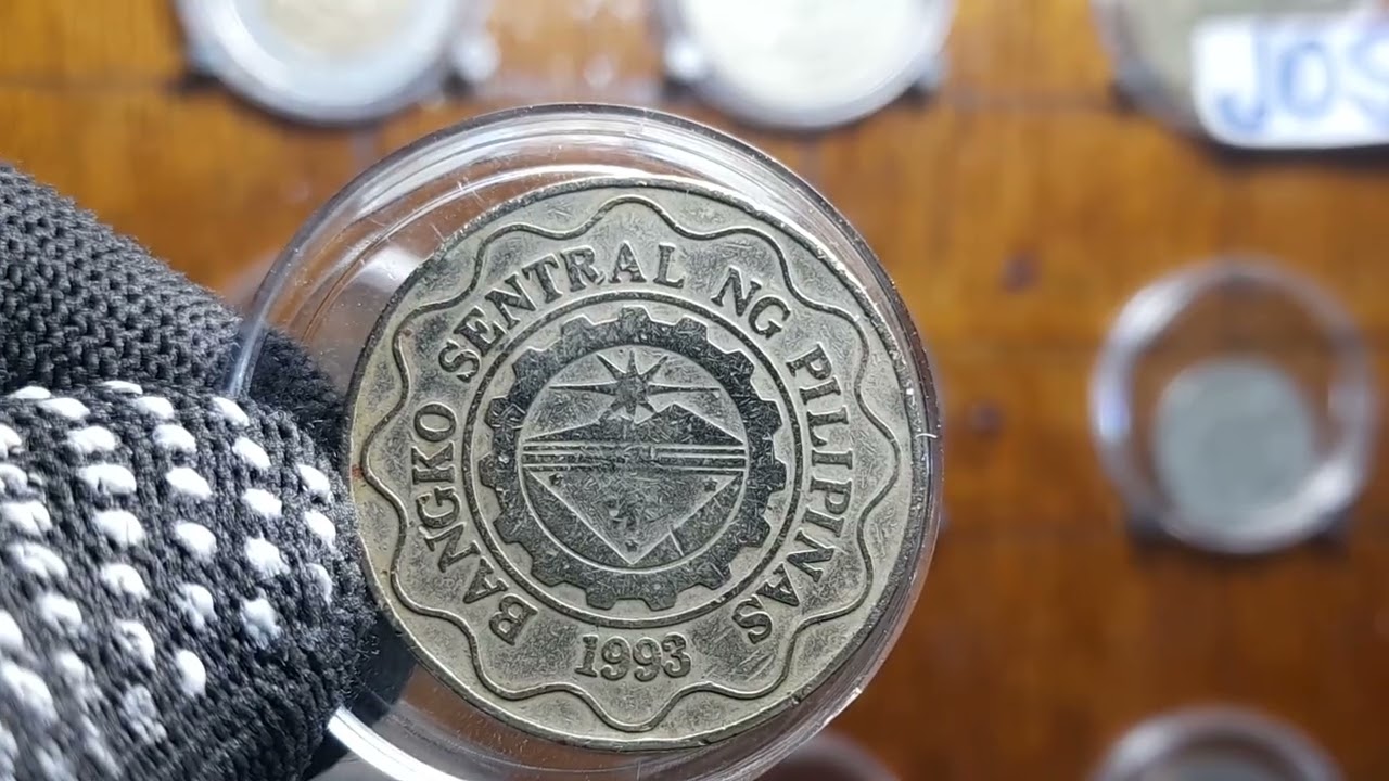 Double  error 5 peso rare coin ( value  )