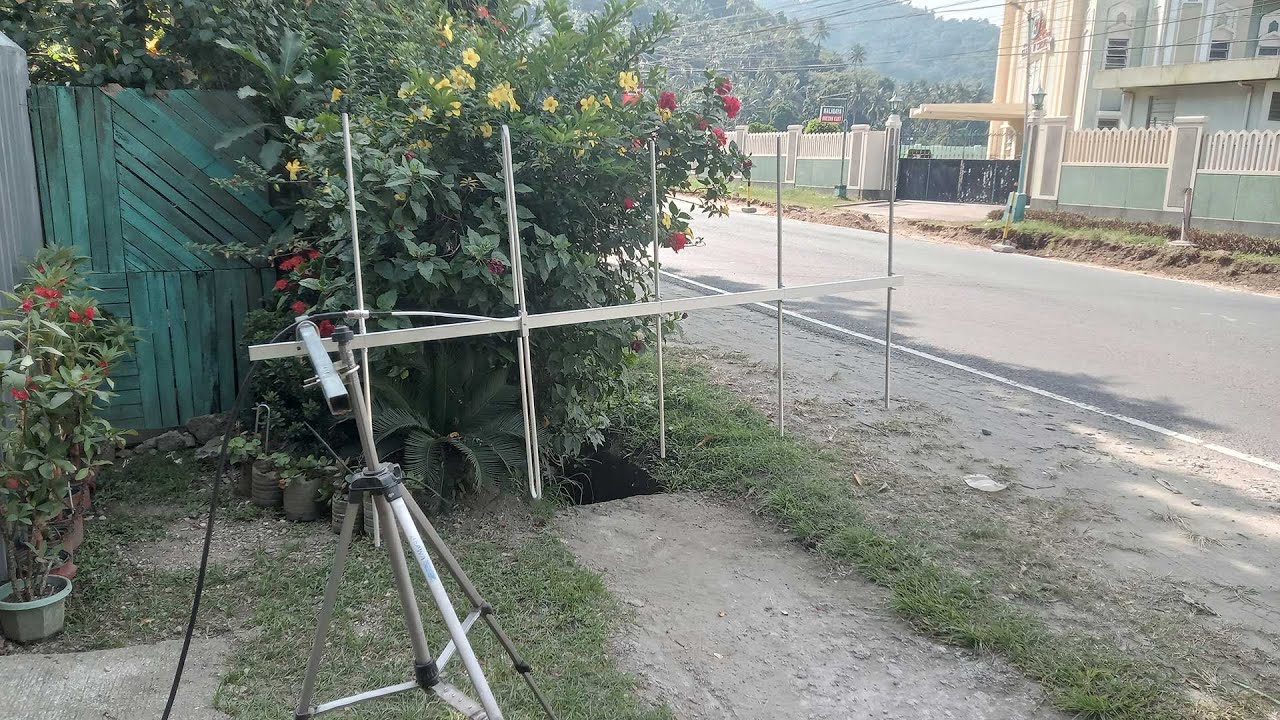 5 Elements Yagi antenna build for 167.9Mhz optimized for gain.